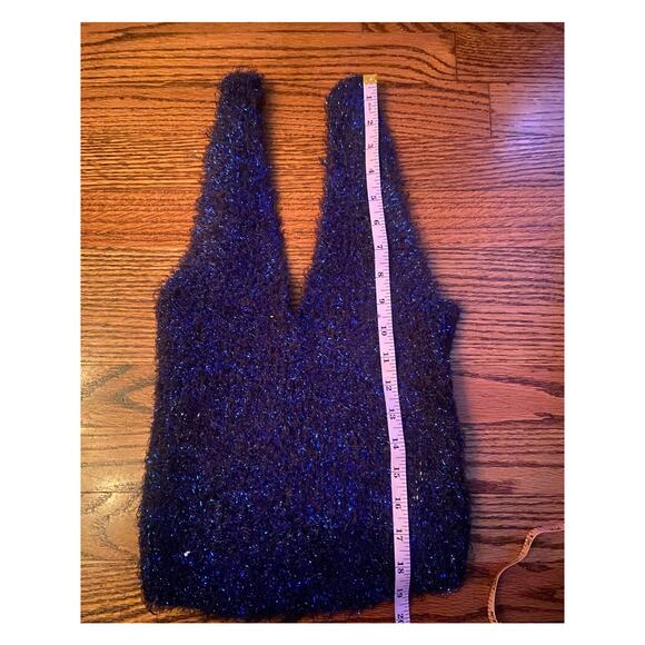 EUC Urban Outfitters sparkly midnight blue cropped sweater tank sz: L - Picture 4 of 8